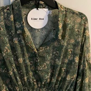 Green sheer soft fabric , NWT full sleeve floral